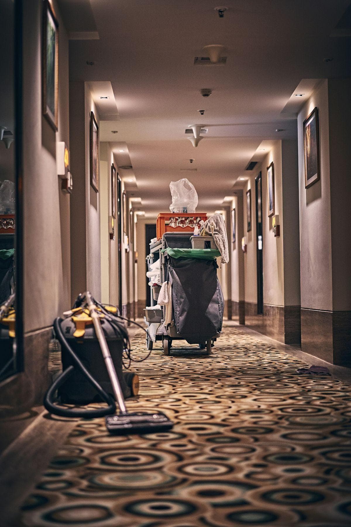 Maintenance cleaning in a building
